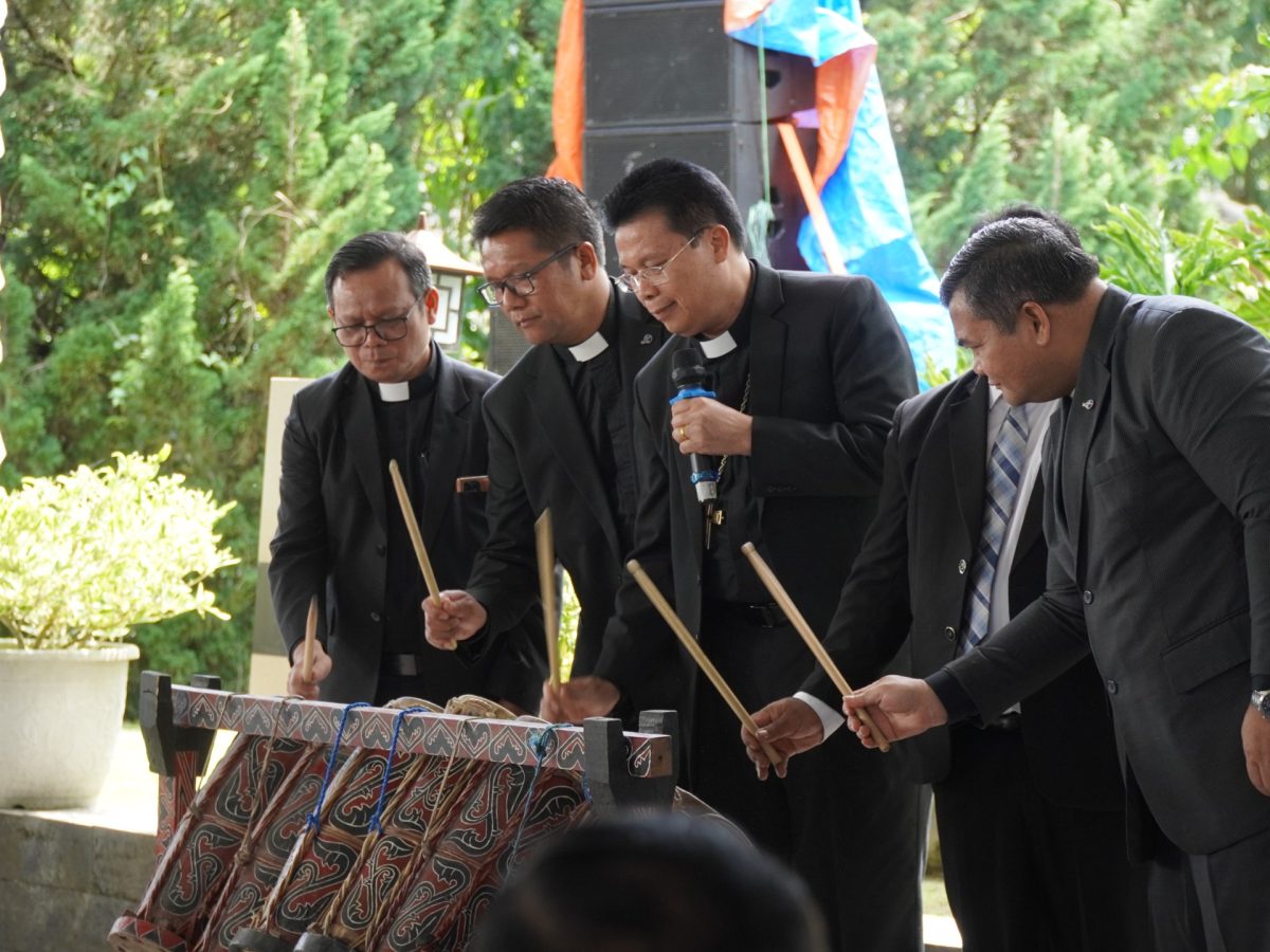 66ea427d-43bc-4e31-965e-4e7a5611c4be