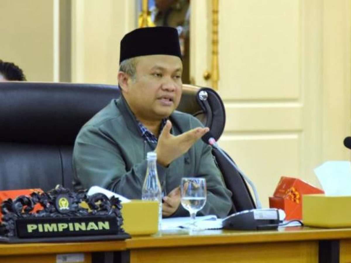 Sugiat Santoso - WK K.XIII DPR (2)